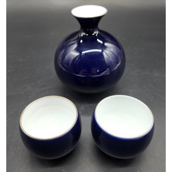 Beautiful Cobalt Blue Sake Set 3 pcs‎ one cup has a minor c… - Picture 5 of 5